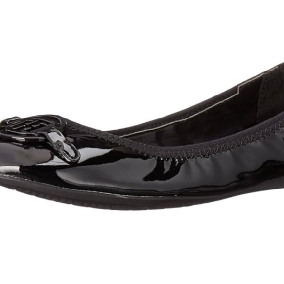 Brand New Women's Tommy Hilfiger Carmon Black Patent Leather Logo Ballet Flats - Picture 3 of 11